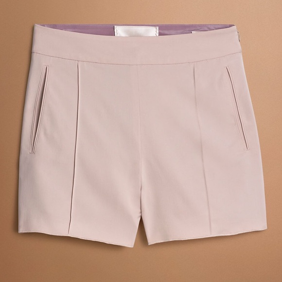 Aritzia Pants - NWOT Aritzia Le Fou Nanine Shorts Beige Size 2/XS